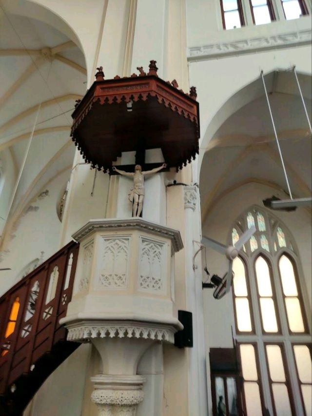 Gloria Church