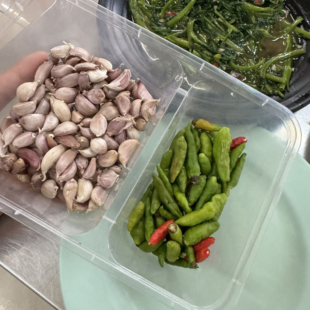 방콕 갈때마다 두번이상 간 빅씨마트주변 맛집 ”주니똠염“
