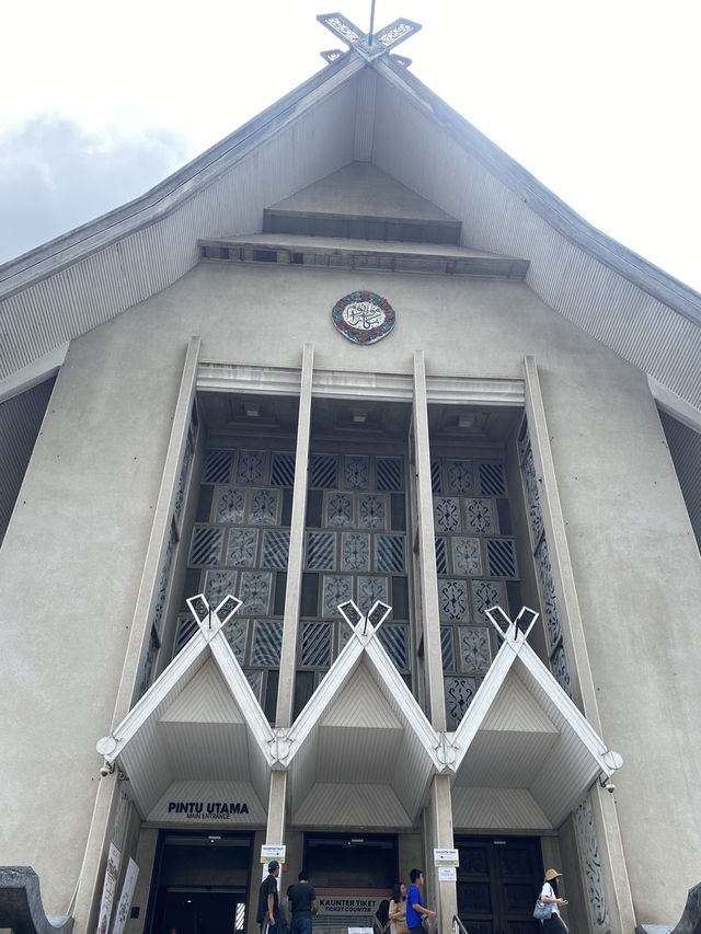 Short Walk, Big History – A Quick Stop at National Museum of Malaysia