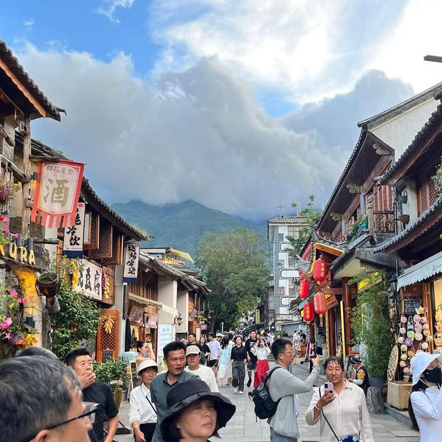 🌿✨ Step into a Living Storybook at Dali Ancient Town (大理古镇)