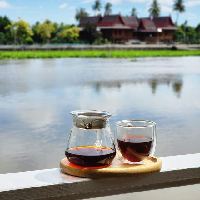 🌿☕ The Scene Cafe by the River 