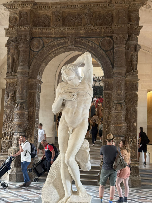 法國巴黎/人生必去的一座博物館/羅浮宮Louvre