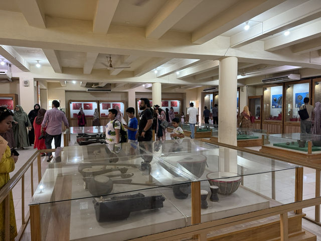 【バングラデシュ・ショナルガオン フォークアート＆クラフト博物館】色彩豊かな民芸の宝庫