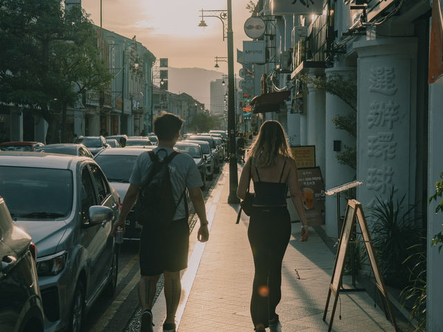 Daylight Wanderer, Midnight Dreamer: A George Town Tale