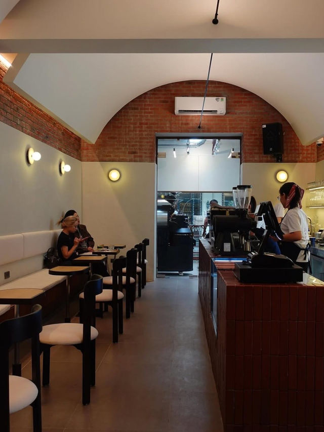 Pomalo Brew & Bakes