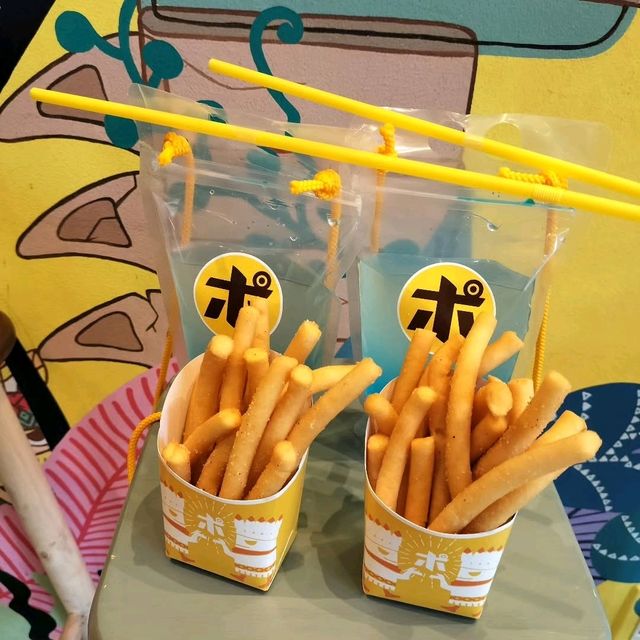 【渋谷】まるでテーマパークな異空間！？味もビジュも良いポテト専門店
