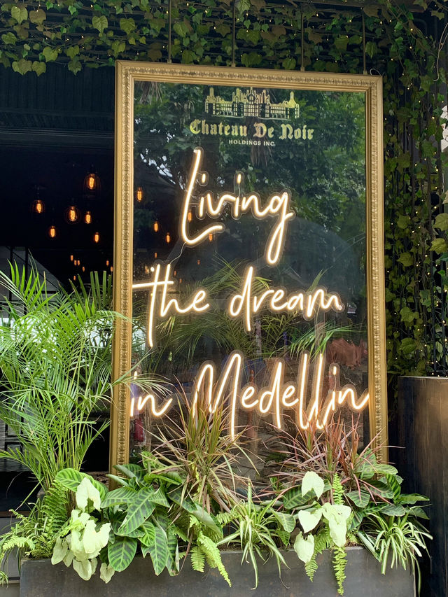 Medellín Beyond the Headlines: Exploring Comuna 13 & El Poblado