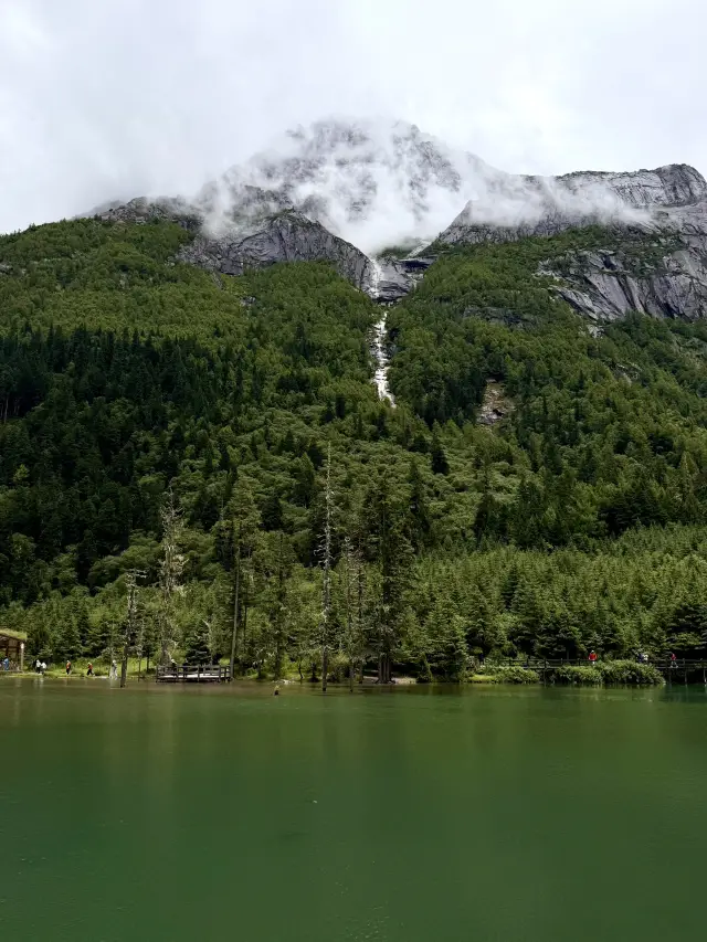 Travel to Four Sisters Mountain with Chengdu Tour