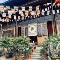 Hangzhou’s Temple Glow✨