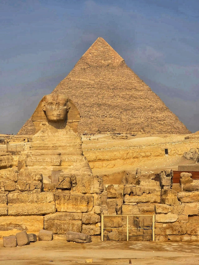 🏯 Pyramid of Khafre – The Timeless Giant of Giza 