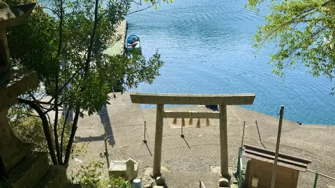 Mie Prefecture: A Shrine Overlooking the Harbor | Sapphire Blue Ohai — traveler post in Owase