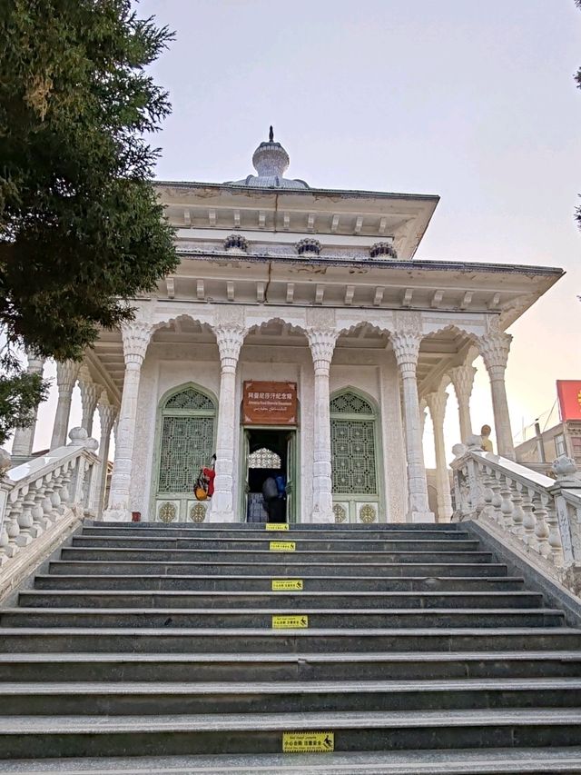 Amannishah Royal Memorial Mausoleum: An Exotic Ambiance
