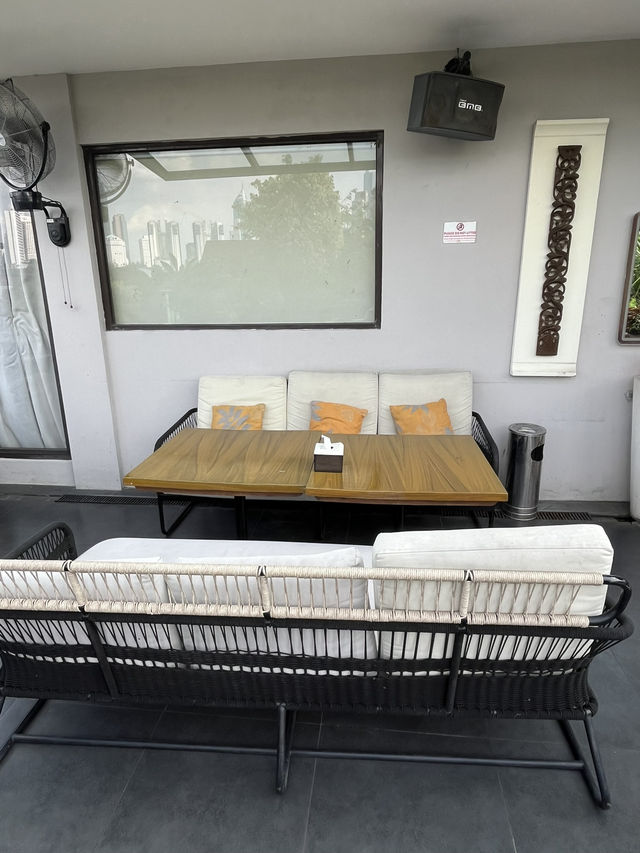 Stay with style & comfort at Sawana.