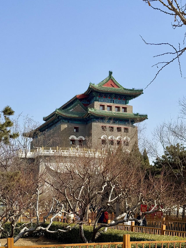 Qianmen Street เป็นย่านเก่าแก่ใจกลางกรุงปักกิ่ง  Qianmen Street เป็นย่านเก่าแก่ใจกลางกรุงปักกิ่ง