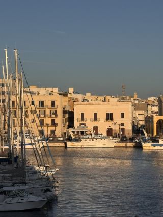 Gallipoli's old town, where traces of time remain