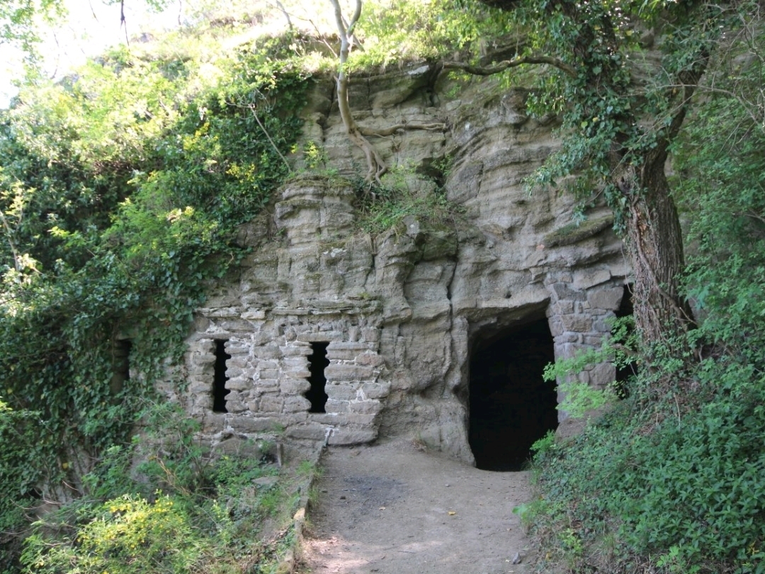 Tihany Cave Cells – volcanic solitude above Lake Balaton