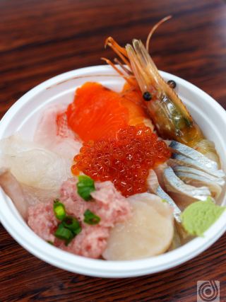 北海道釧路市・釧路和商市場比札幌便宜！？在「佐藤商店」吃勝手丼當早餐吧。