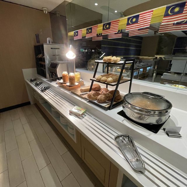 Breakfast@Holiday Inn Express Kuala Lumpur 