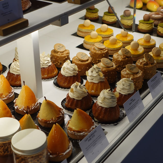 Paris | One of the most impressive dessert shops in Paris 