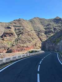  Tenerife: An Island of Eternal Spring, Volcanic Wonders, and Coastal Beauty 🇪🇸✨