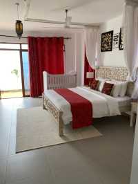 4bedroom all en-suite villa, first row from the beach