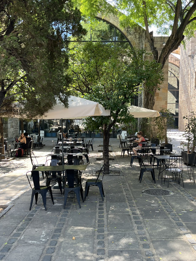 Barcelona｜ Nice coffee shop in the museum 