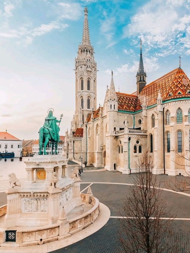 🌉👑 “Bridges, Baths & Baroque Dreams: A Royal Day in Budapest” 🇭🇺