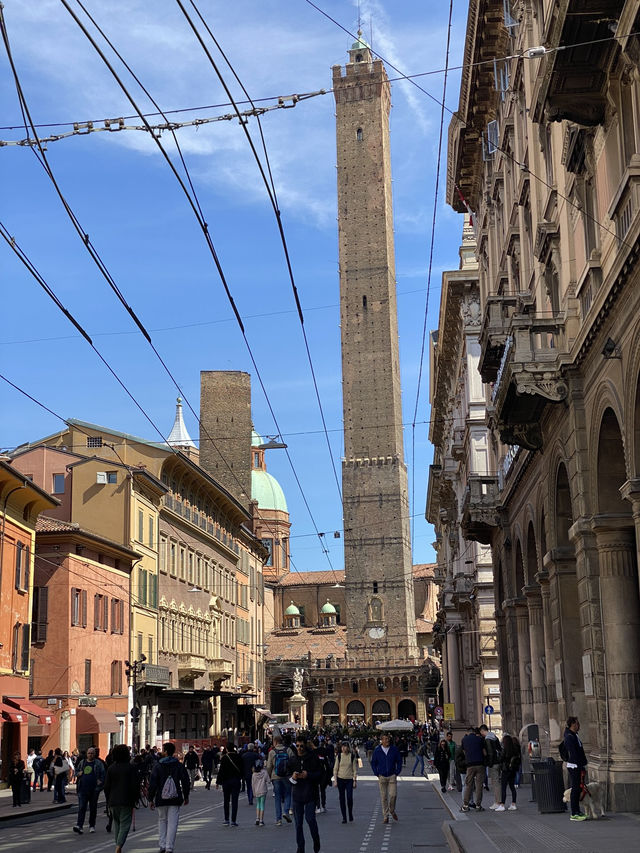 Exploring Bologna – Porticoes, Pasta, and a City Full of Character