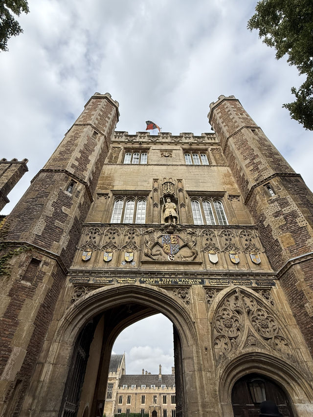 🏛️ Cambridge: A Day Among Dreaming Spires and Timeless Traditions