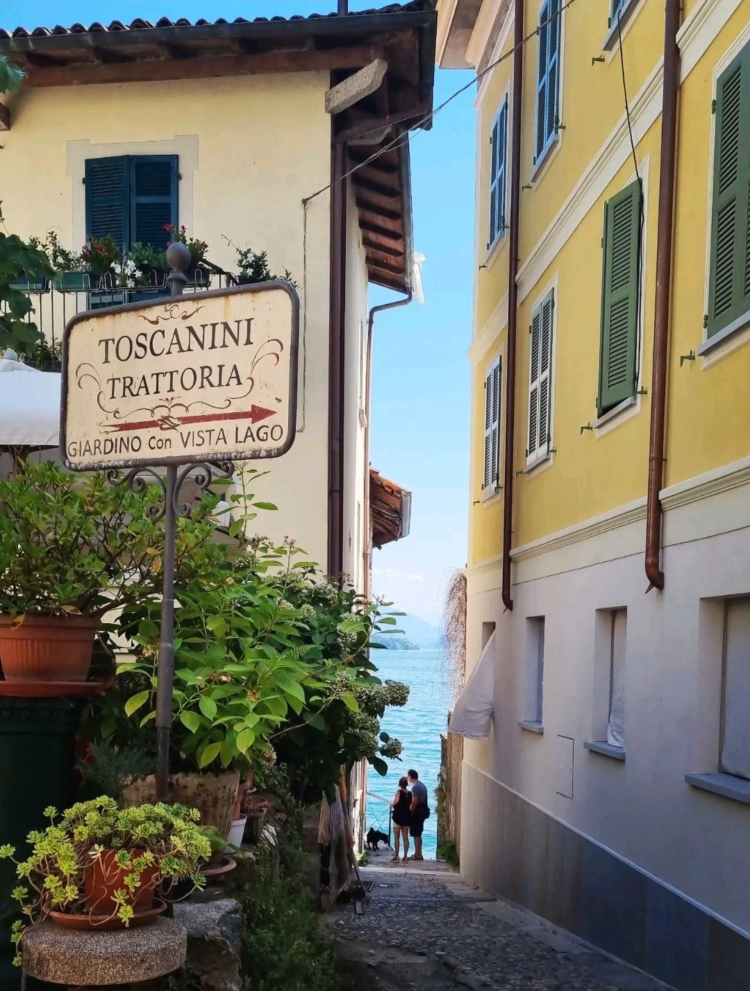 My Day on Isola Bella: Colors, Coziness, and Inspiration。