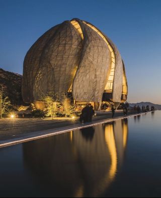Templo Bahá'í and Parque Metropolitano: Temple of Light in the Andean Foothills of Santiago