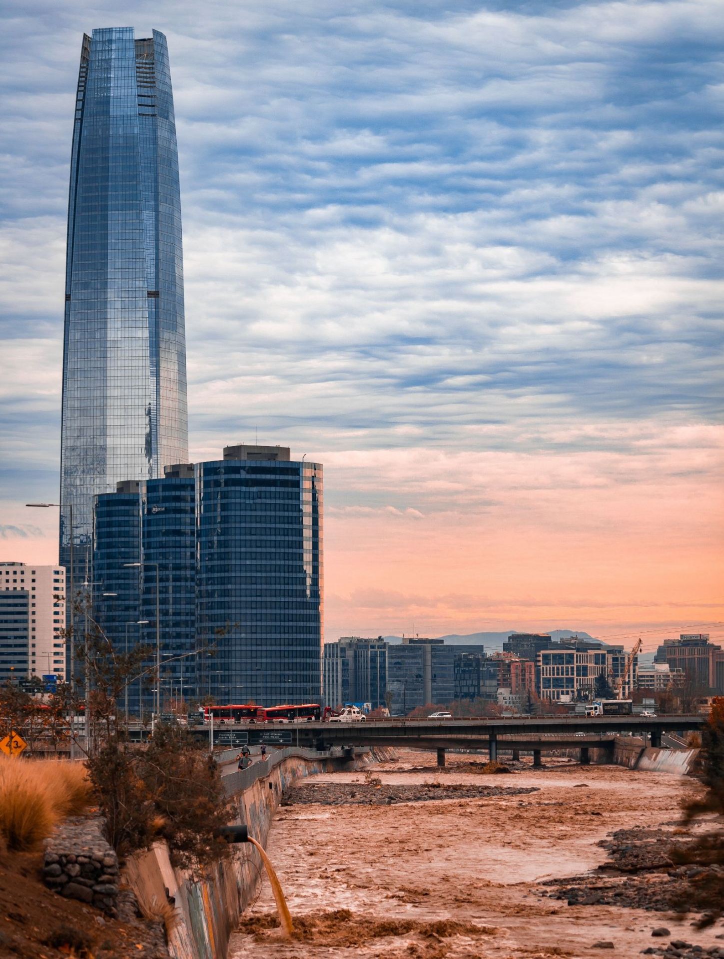 🇨🇱 Santiago, Chile: Where the Andes Meet City Life 🏔️✨