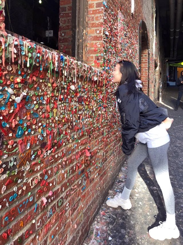 Seattle, USA ~ Famous attraction: Gum Wall