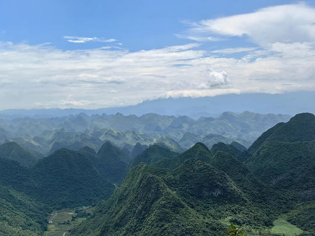 穿越英德莫六公山，行走山脊線賞峰林