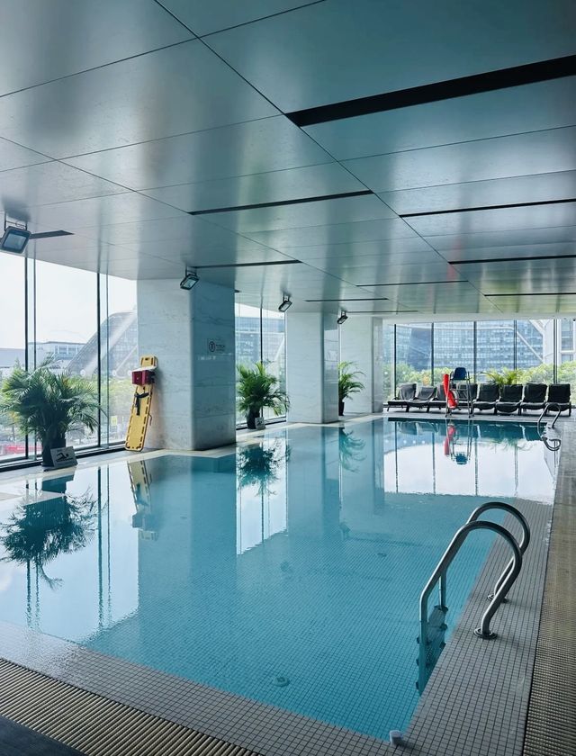 咫尺「魔都新晉封面」，暢遊室內恆溫泳池！上海建滔諾富特酒店