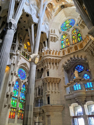 Magical Landmark: Sagrada Família Illuminated by Night