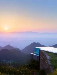 翻山越嶺為你而來，雲海上放空的治癒民宿
