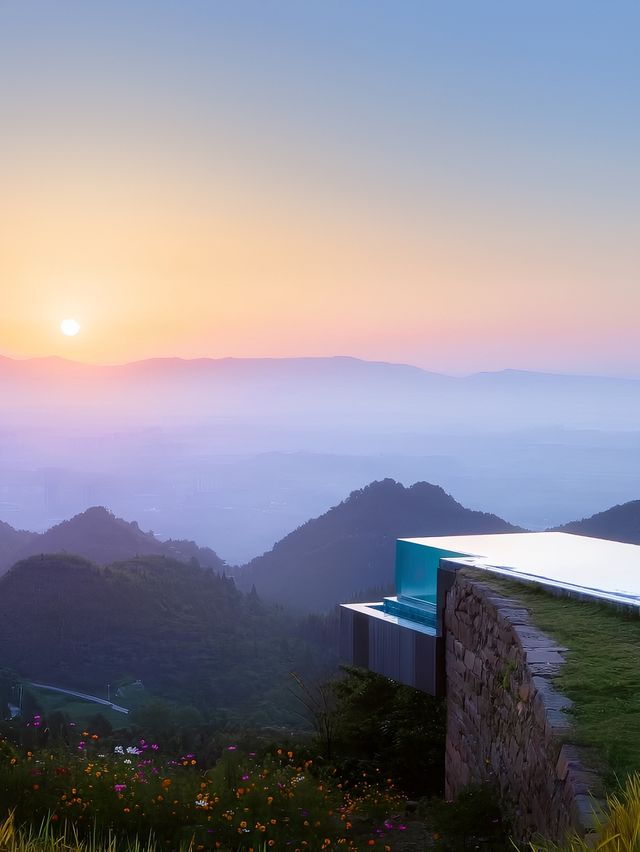 翻山越嶺為你而來，雲海上放空的治癒民宿