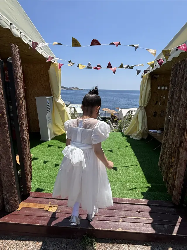 Beautiful camping site near the city of Dalian!! Perfect for swimming and beachcombing!!