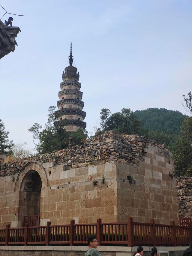 泰山西北的海內名剎一一長清靈巖寺·院落