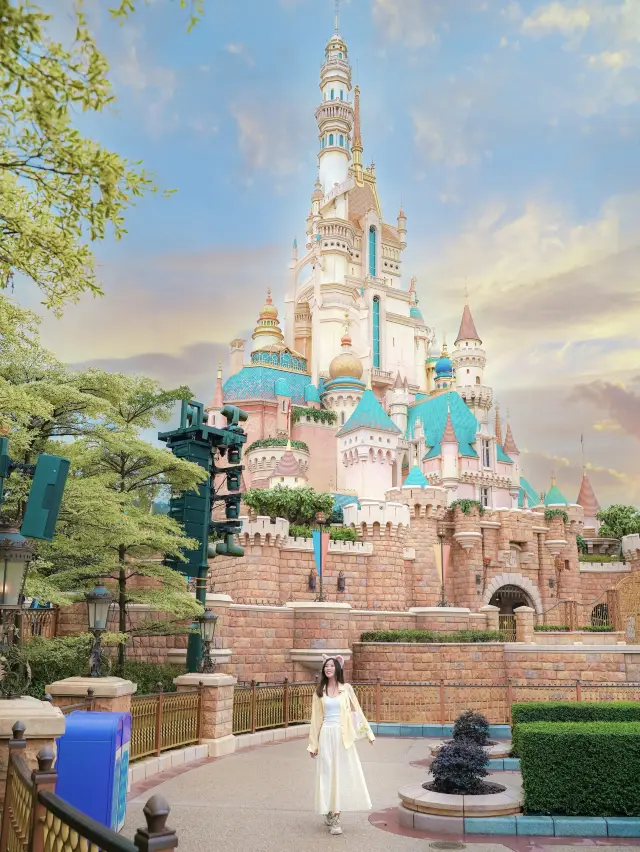 Life Advice: Be sure to read the guide before going to Hong Kong Disneyland