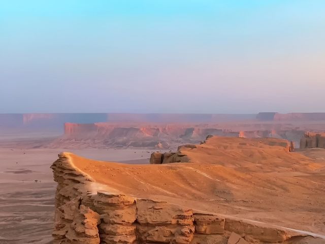 沙特秘境探索之旅。