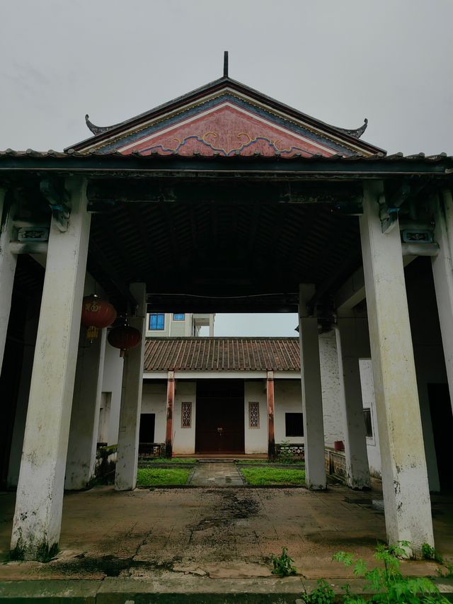 廣東雷州祿切村誠齋公祠。