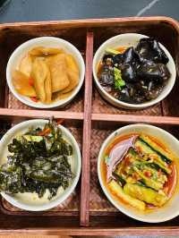 客滿天·食為先。