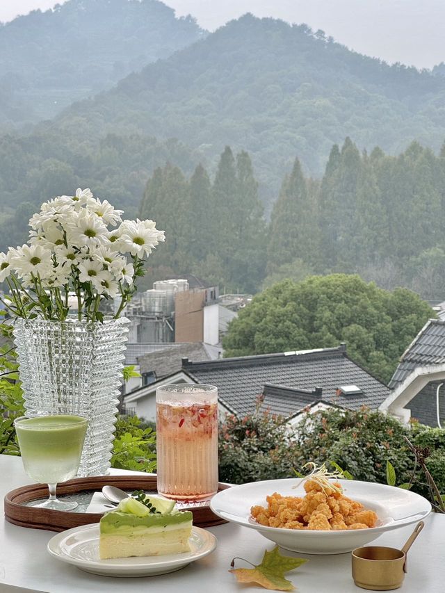 來杭州！一定要住山景民宿喝個下午茶……。