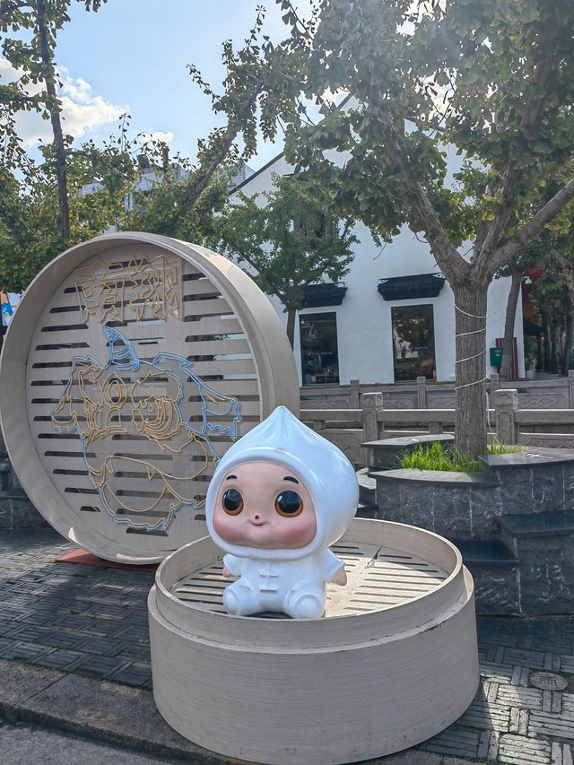 吃小籠包逛古鎮，上海人真的太 chill 了。