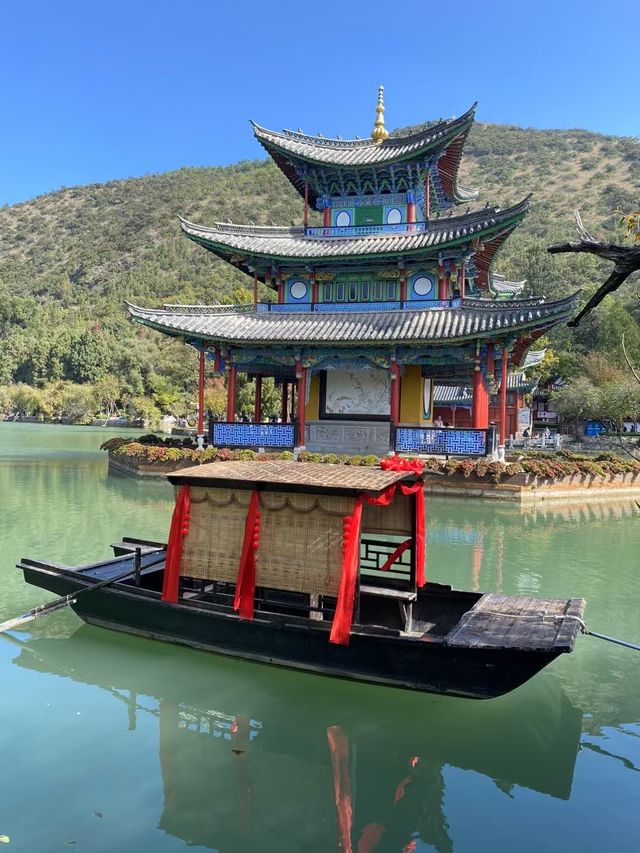 在雲溪海棠龍潭湖旁步步皆是景。