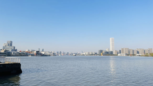 上海周末去哪裡｜前灘休閒公園追日落。
