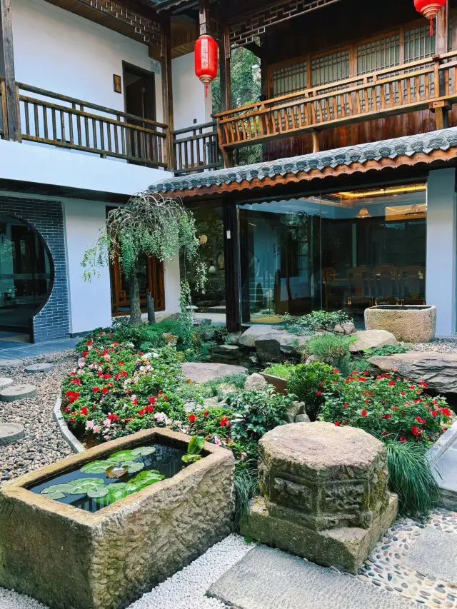 啓蓮精舎 | 三宝村にある四合院の民宿