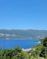 希臘萊夫卡斯島瓦西利基海灘——自然與寧靜的完美邂逅